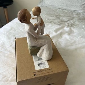 Brand new Willowtree Grandmother Figurine